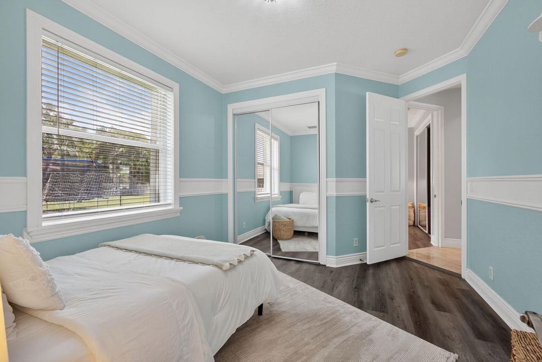 Active With Contract: $15,000 (5 beds, 3 baths, 3280 Square Feet)