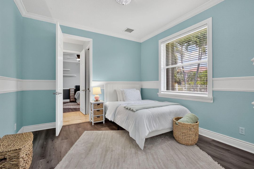 Active With Contract: $15,000 (5 beds, 3 baths, 3280 Square Feet)