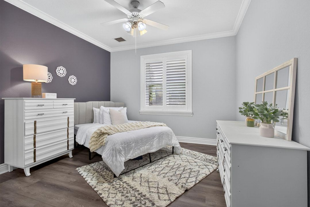 Active With Contract: $15,000 (5 beds, 3 baths, 3280 Square Feet)