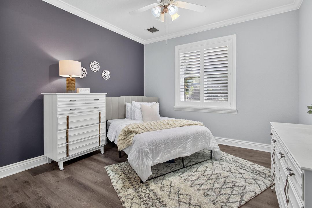 Active With Contract: $15,000 (5 beds, 3 baths, 3280 Square Feet)