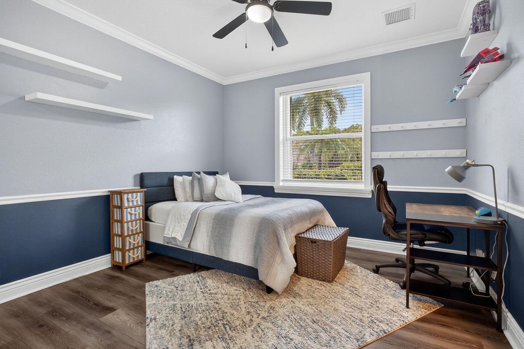 Active With Contract: $15,000 (5 beds, 3 baths, 3280 Square Feet)