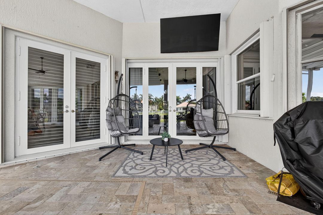 Active With Contract: $15,000 (5 beds, 3 baths, 3280 Square Feet)