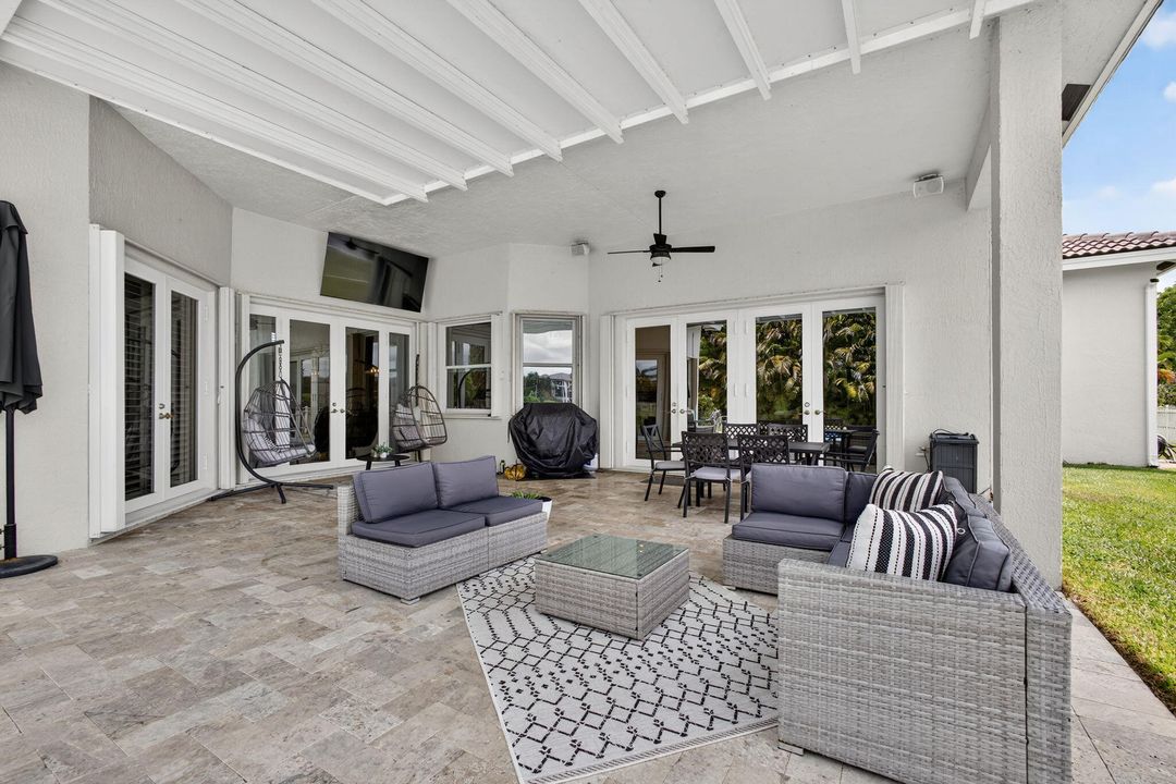 Active With Contract: $15,000 (5 beds, 3 baths, 3280 Square Feet)