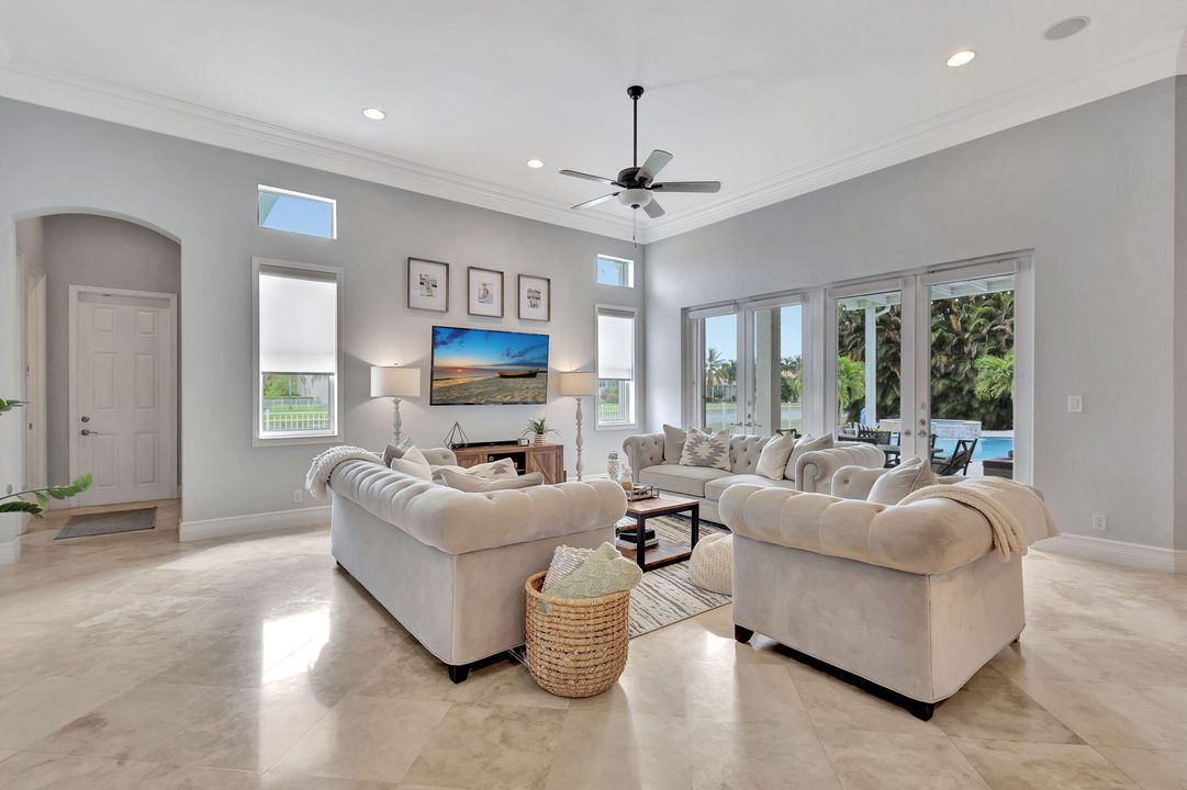 Active With Contract: $15,000 (5 beds, 3 baths, 3280 Square Feet)