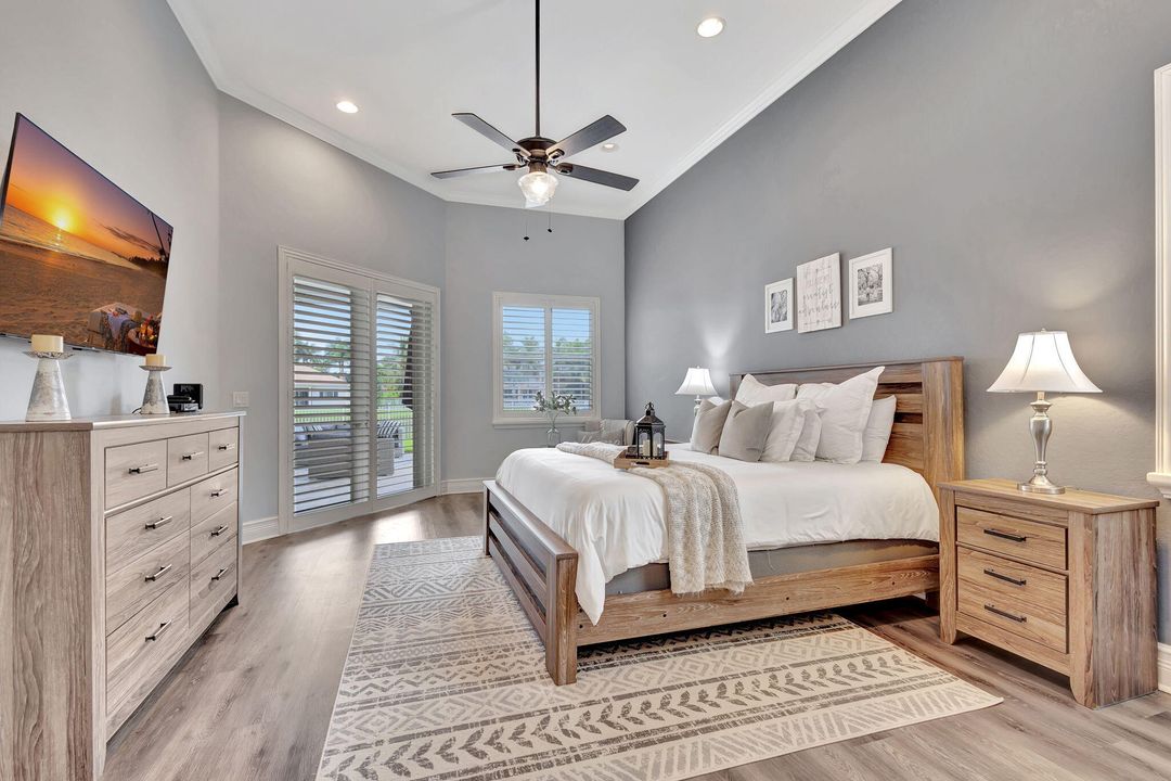 Active With Contract: $15,000 (5 beds, 3 baths, 3280 Square Feet)