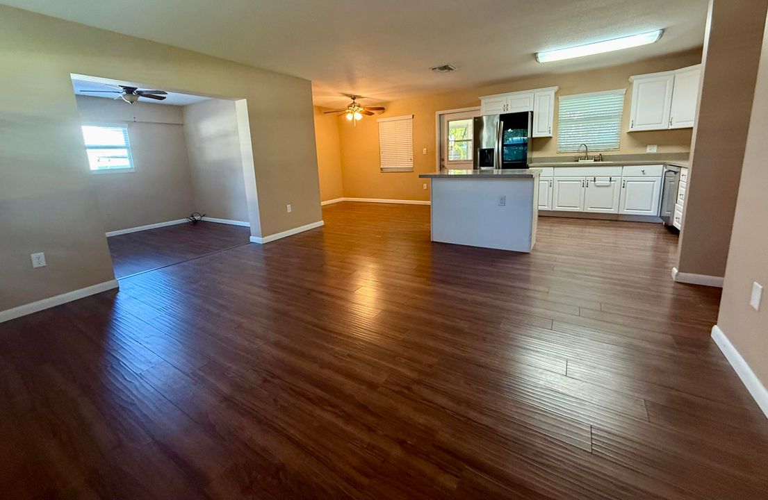 Active With Contract: $299,000 (3 beds, 2 baths, 1380 Square Feet)