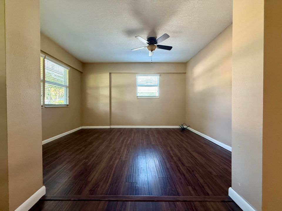 Active With Contract: $299,000 (3 beds, 2 baths, 1380 Square Feet)