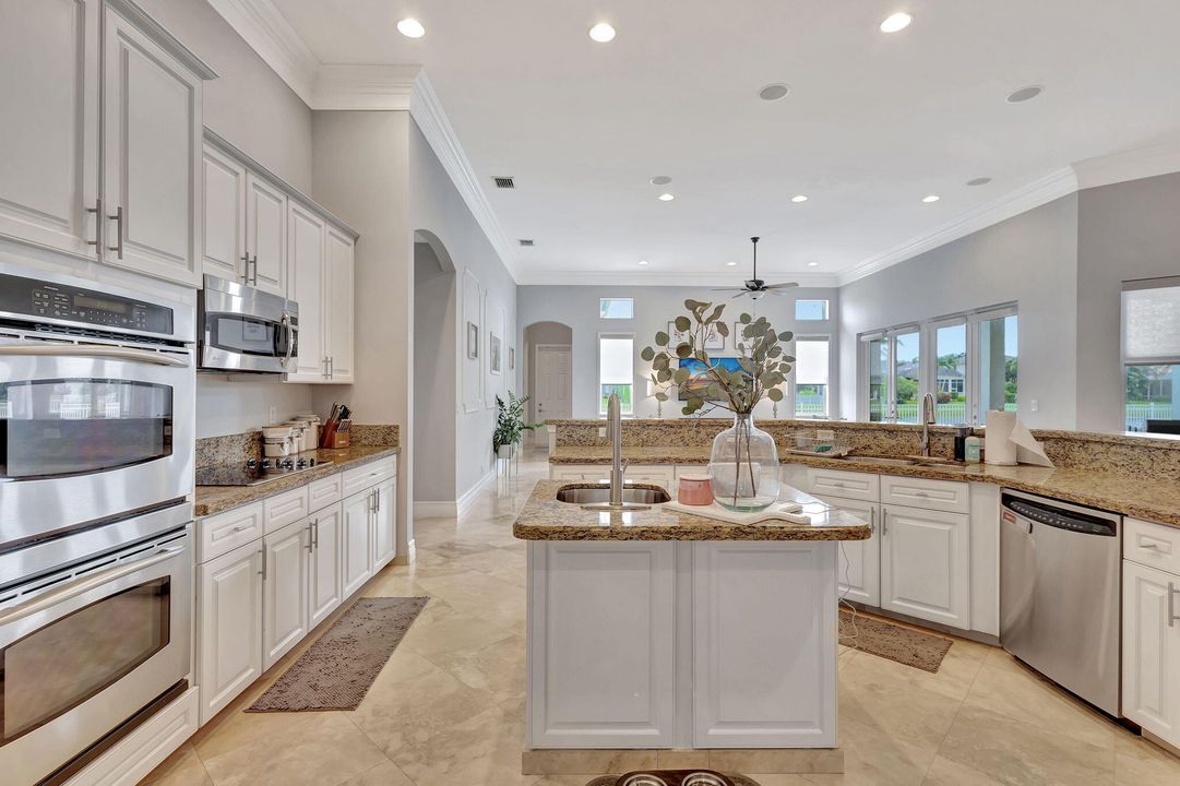 Active With Contract: $15,000 (5 beds, 3 baths, 3280 Square Feet)