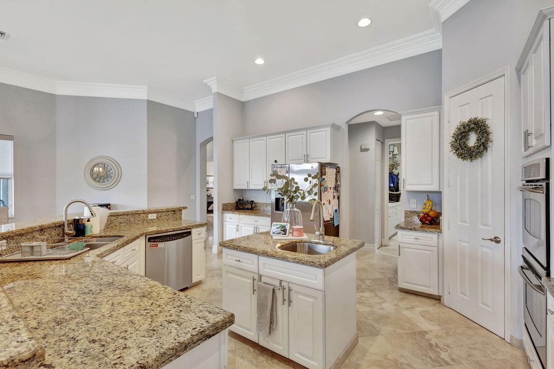 Active With Contract: $15,000 (5 beds, 3 baths, 3280 Square Feet)