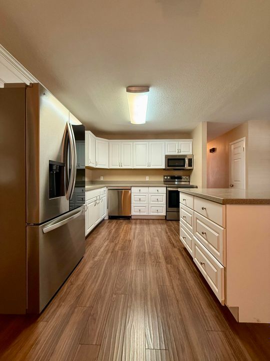 Active With Contract: $299,000 (3 beds, 2 baths, 1380 Square Feet)