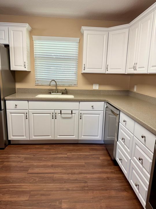 Active With Contract: $299,000 (3 beds, 2 baths, 1380 Square Feet)