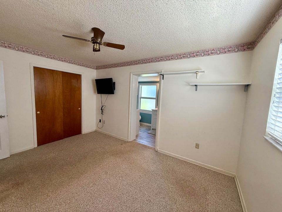 Active With Contract: $299,000 (3 beds, 2 baths, 1380 Square Feet)