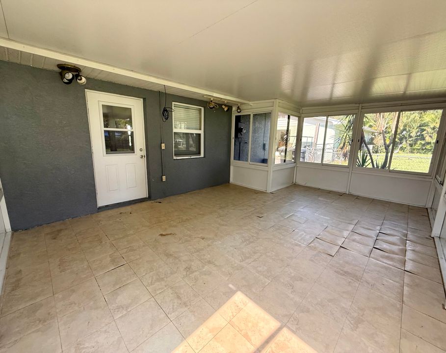 Active With Contract: $299,000 (3 beds, 2 baths, 1380 Square Feet)