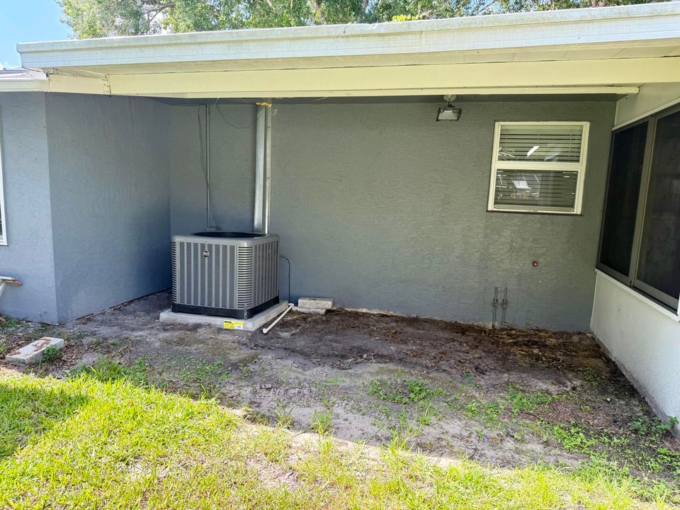 Active With Contract: $299,000 (3 beds, 2 baths, 1380 Square Feet)