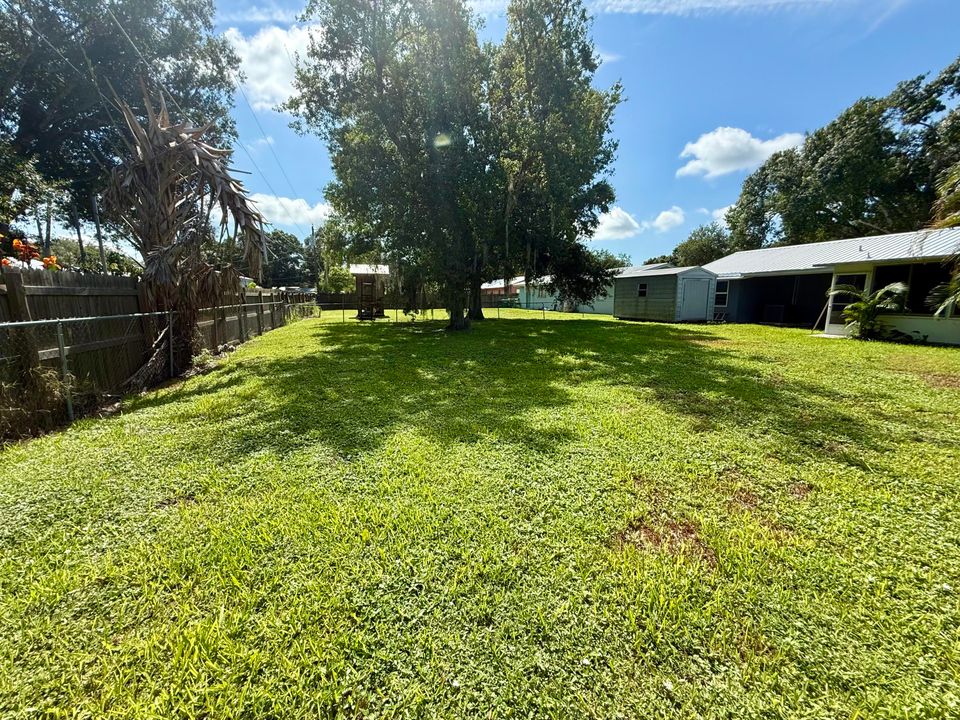 Active With Contract: $299,000 (3 beds, 2 baths, 1380 Square Feet)