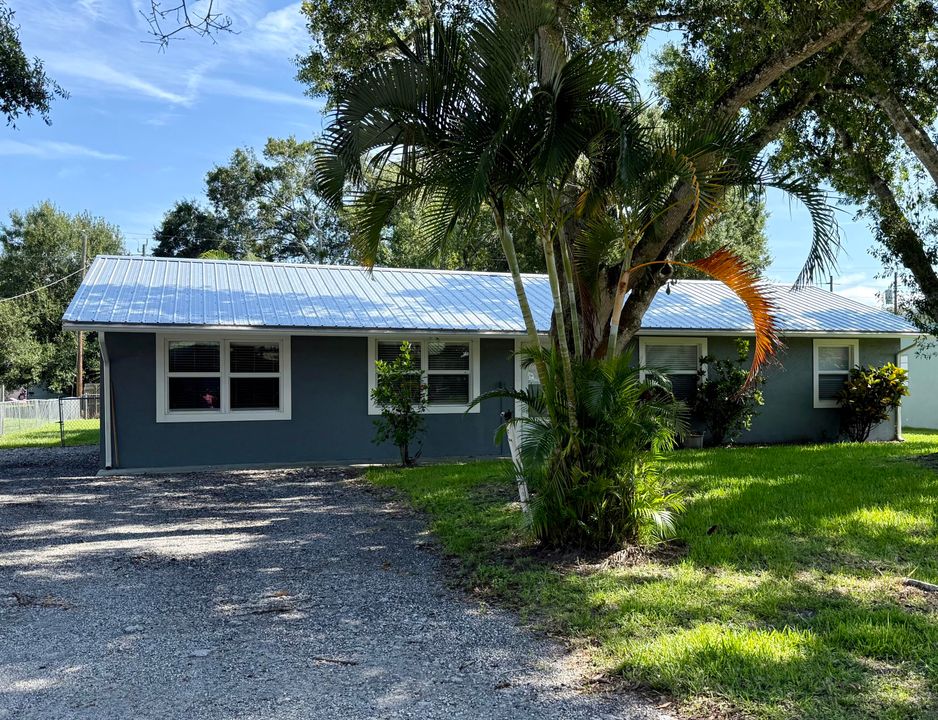 Active With Contract: $299,000 (3 beds, 2 baths, 1380 Square Feet)