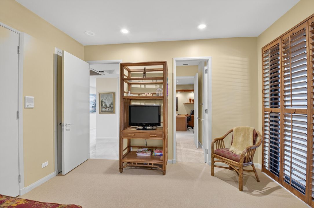 合同活跃: $4,450,000 (5 贝兹, 6 浴室, 5035 平方英尺)