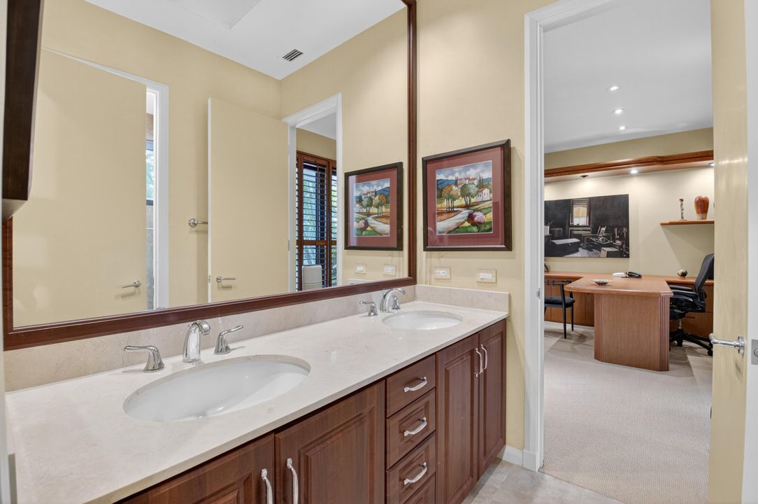 合同活跃: $4,450,000 (5 贝兹, 6 浴室, 5035 平方英尺)