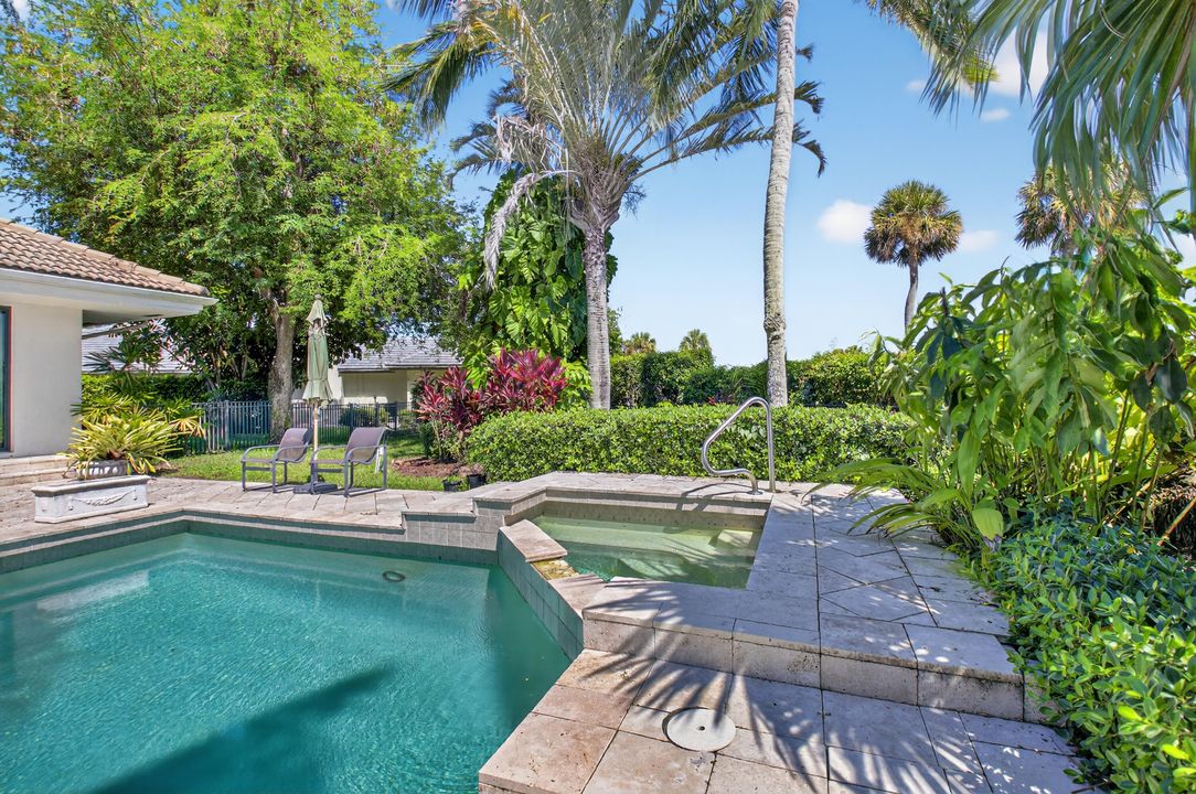 合同活跃: $4,450,000 (5 贝兹, 6 浴室, 5035 平方英尺)