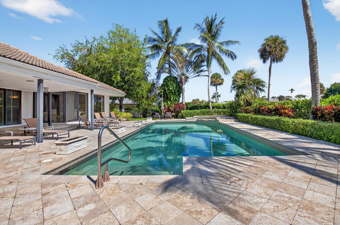 合同活跃: $4,450,000 (5 贝兹, 6 浴室, 5035 平方英尺)