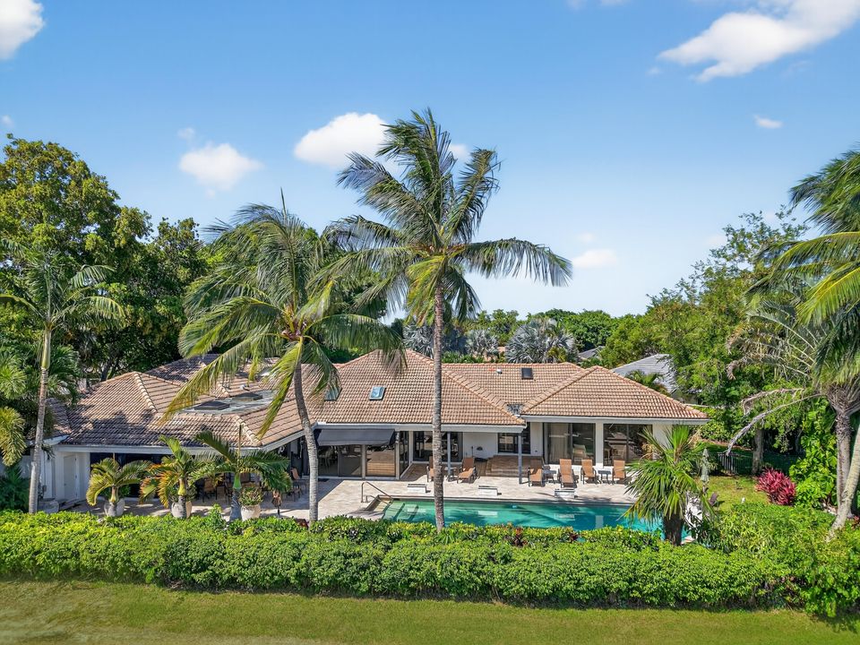 合同活跃: $4,450,000 (5 贝兹, 6 浴室, 5035 平方英尺)