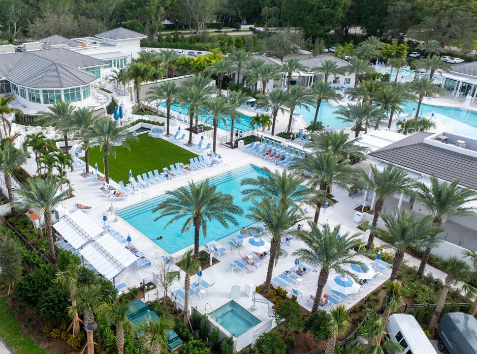 合同活跃: $4,450,000 (5 贝兹, 6 浴室, 5035 平方英尺)