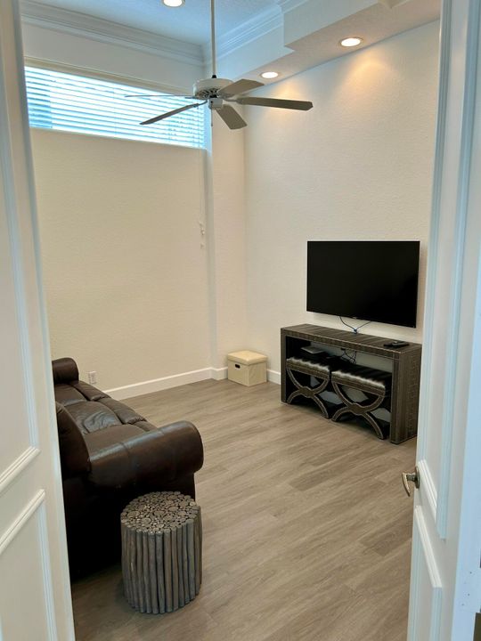 Active With Contract: $12,000 (3 beds, 3 baths, 2270 Square Feet)