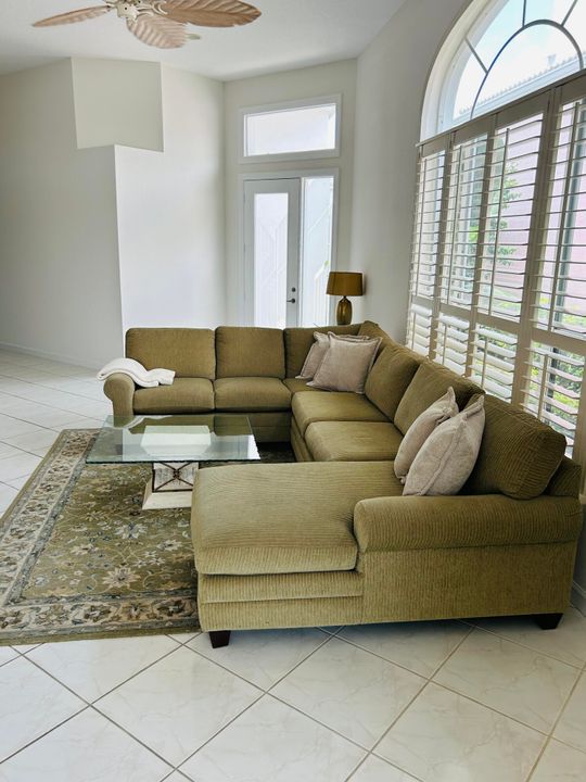 Active With Contract: $12,000 (3 beds, 3 baths, 2270 Square Feet)