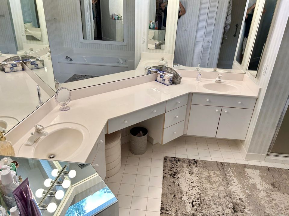 Active With Contract: $12,000 (3 beds, 3 baths, 2270 Square Feet)