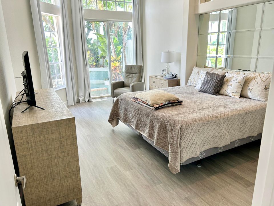 Active With Contract: $12,000 (3 beds, 3 baths, 2270 Square Feet)