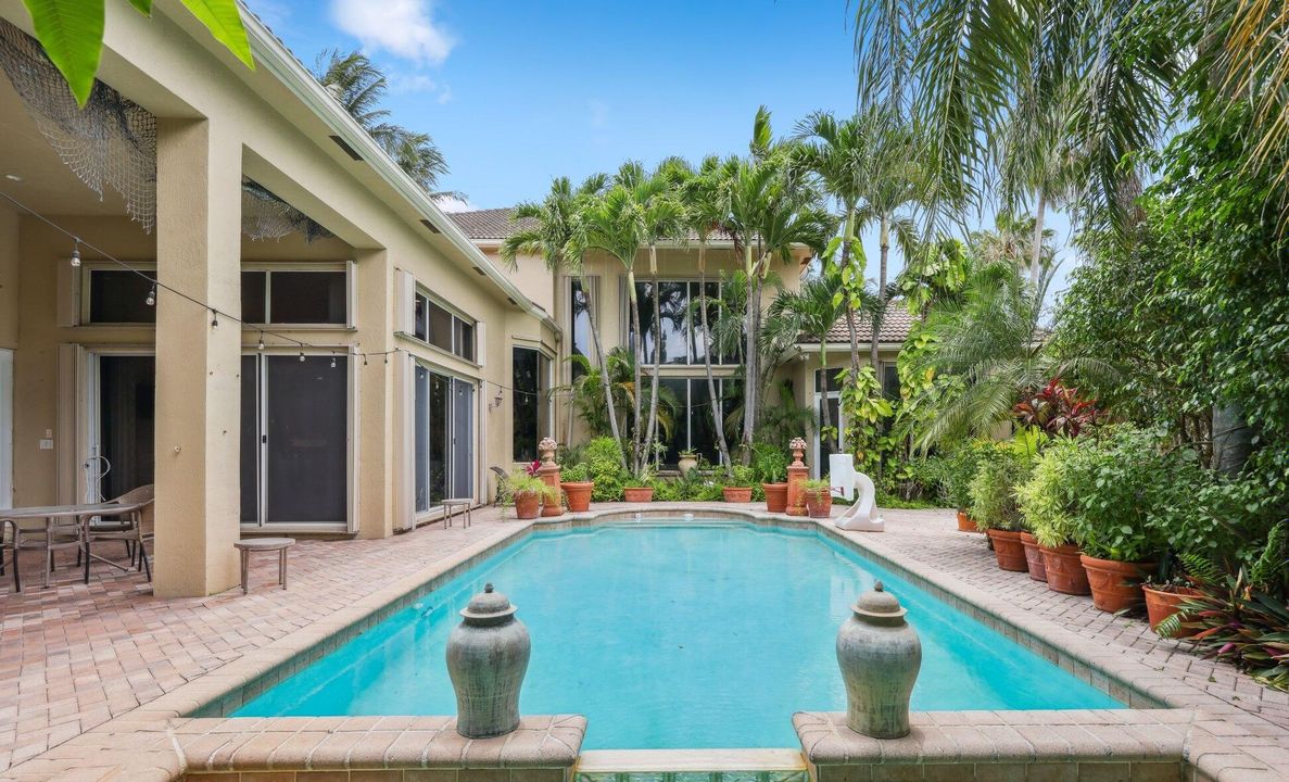 For Sale: $3,250,000 (6 beds, 7 baths, 4805 Square Feet)