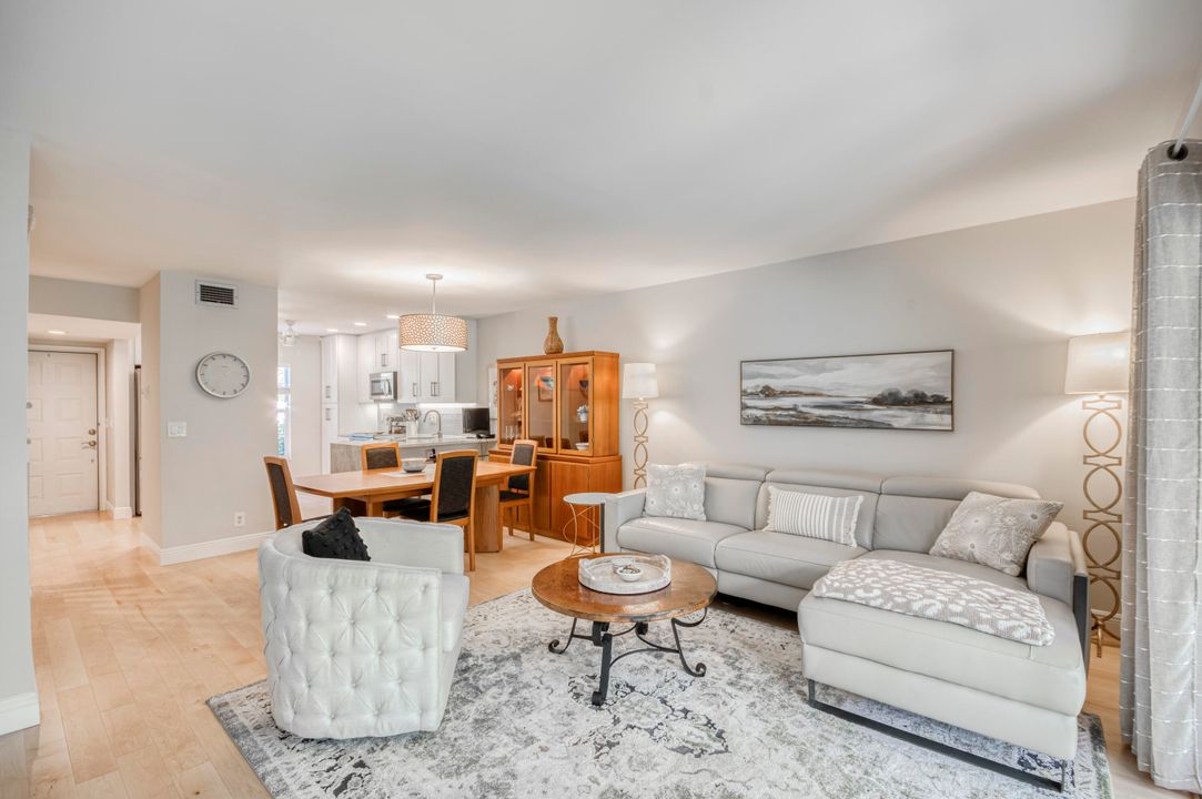 Под контрактом: $248,990 (2 спален, 2 ванн, 1230 Квадратных фут)