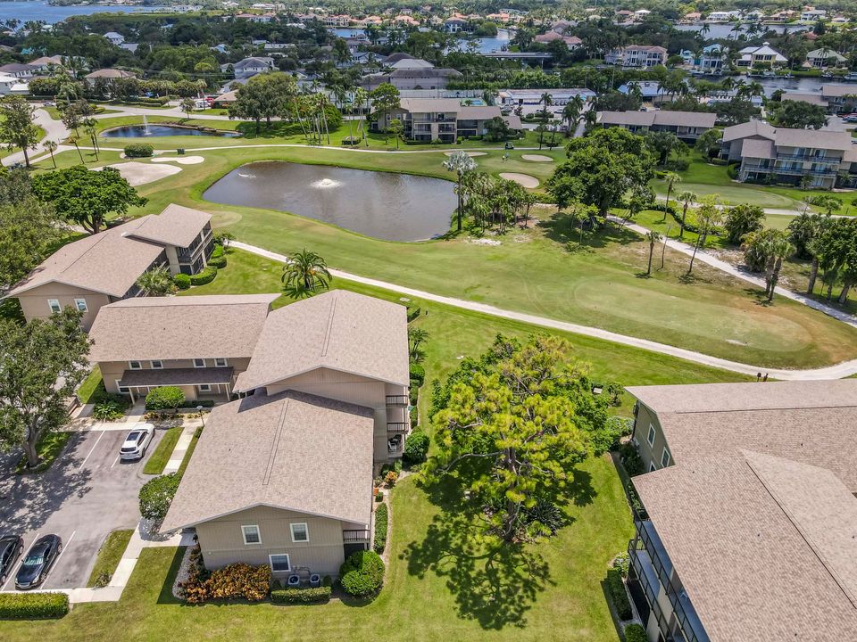 Под контрактом: $248,990 (2 спален, 2 ванн, 1230 Квадратных фут)