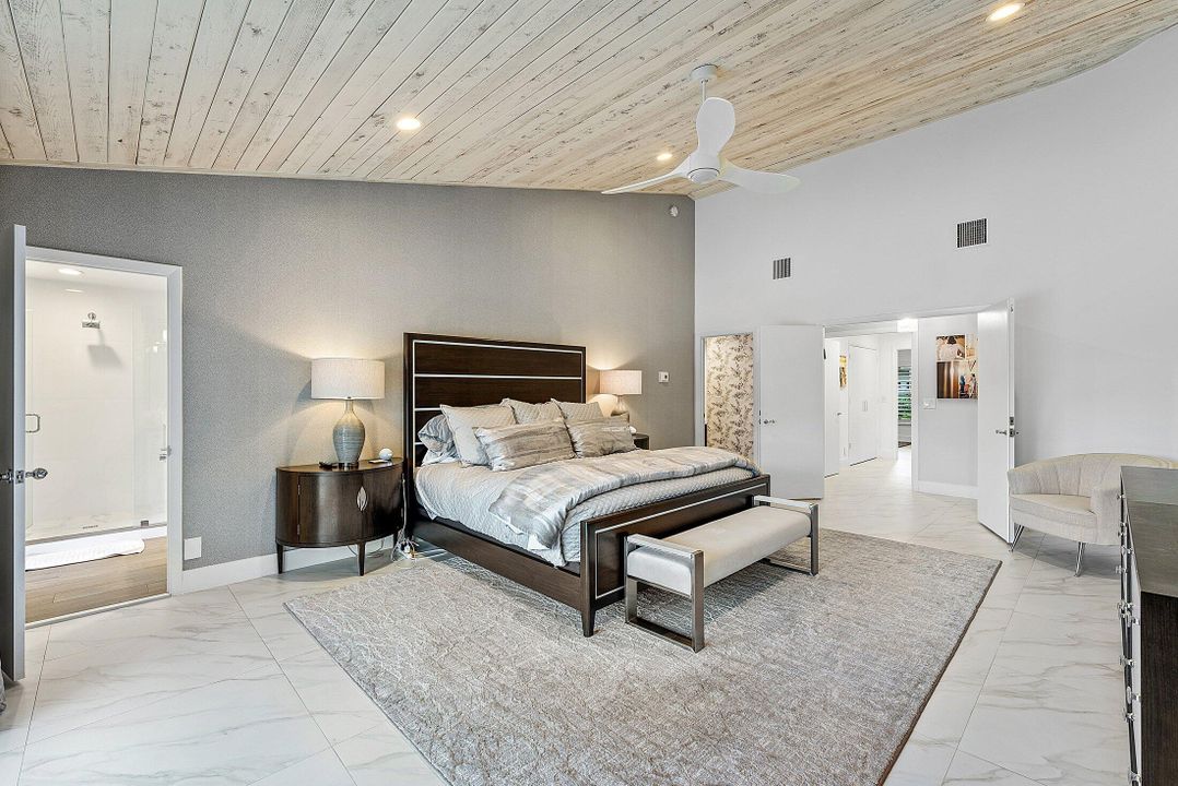 合同活跃: $2,399,000 (4 贝兹, 4 浴室, 3271 平方英尺)