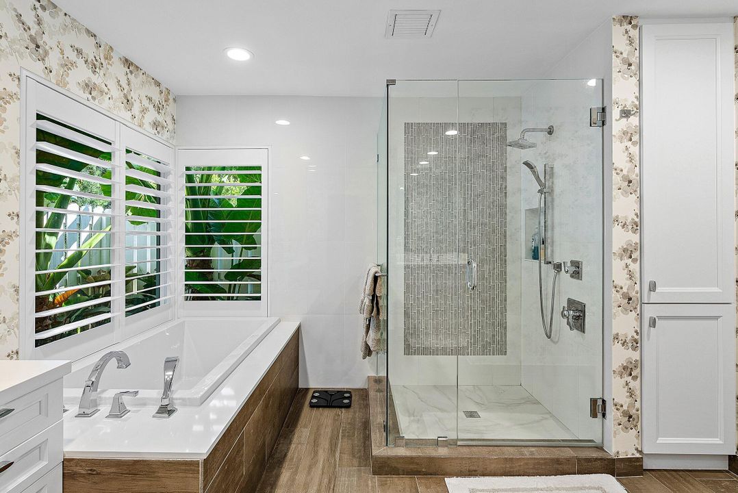 合同活跃: $2,399,000 (4 贝兹, 4 浴室, 3271 平方英尺)