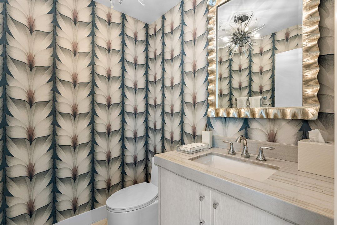 合同活跃: $2,399,000 (4 贝兹, 4 浴室, 3271 平方英尺)