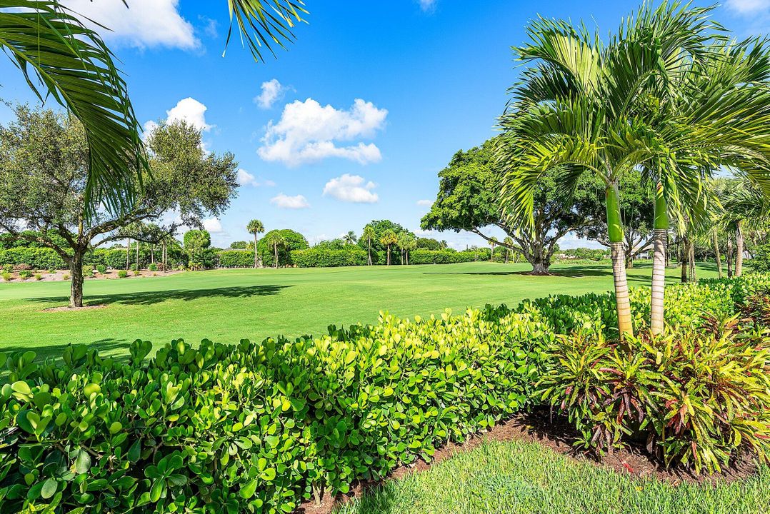 合同活跃: $2,399,000 (4 贝兹, 4 浴室, 3271 平方英尺)