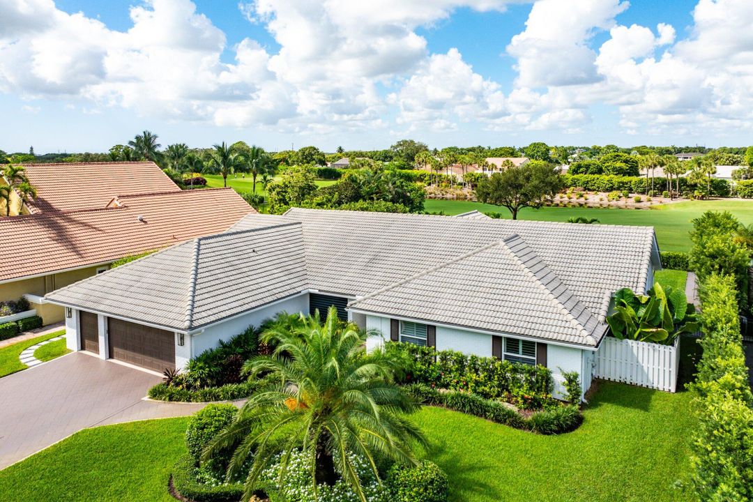 合同活跃: $2,399,000 (4 贝兹, 4 浴室, 3271 平方英尺)