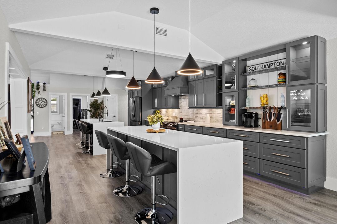 For Sale: $1,289,000 (3 beds, 2 baths, 2805 Square Feet)