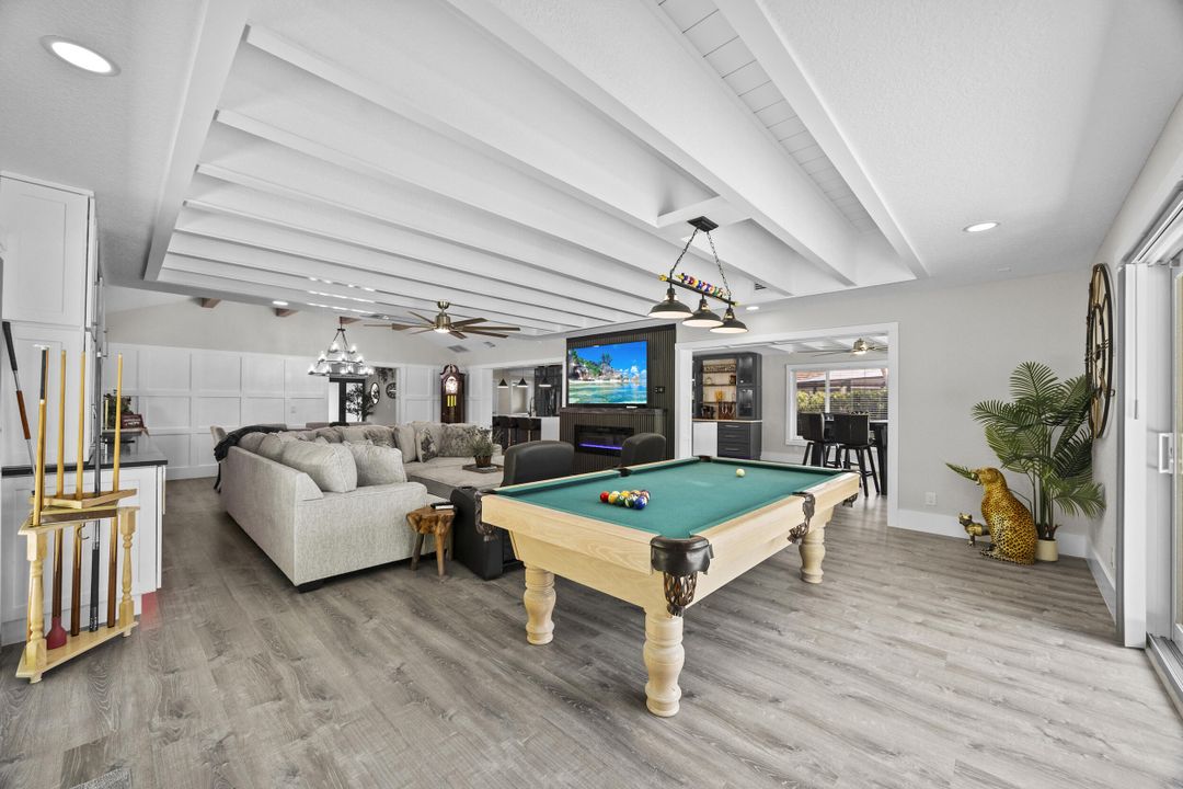 For Sale: $1,289,000 (3 beds, 2 baths, 2805 Square Feet)