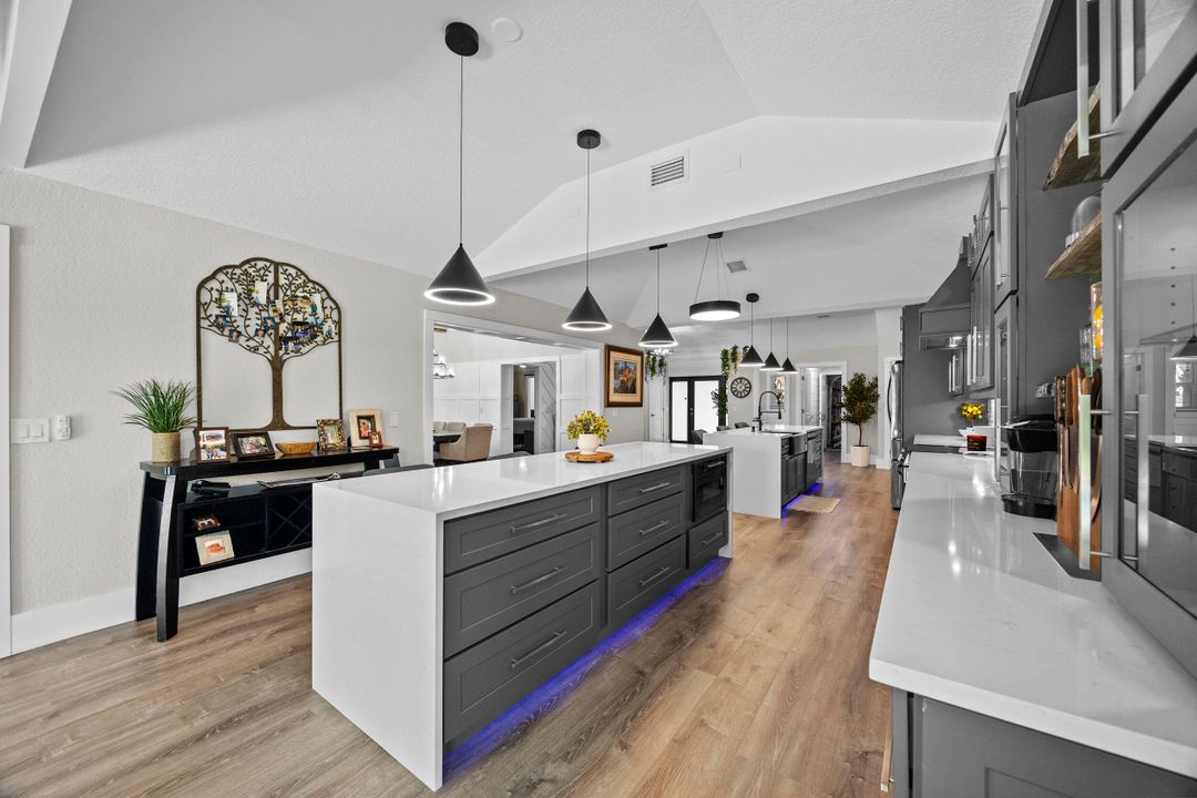 For Sale: $1,289,000 (3 beds, 2 baths, 2805 Square Feet)