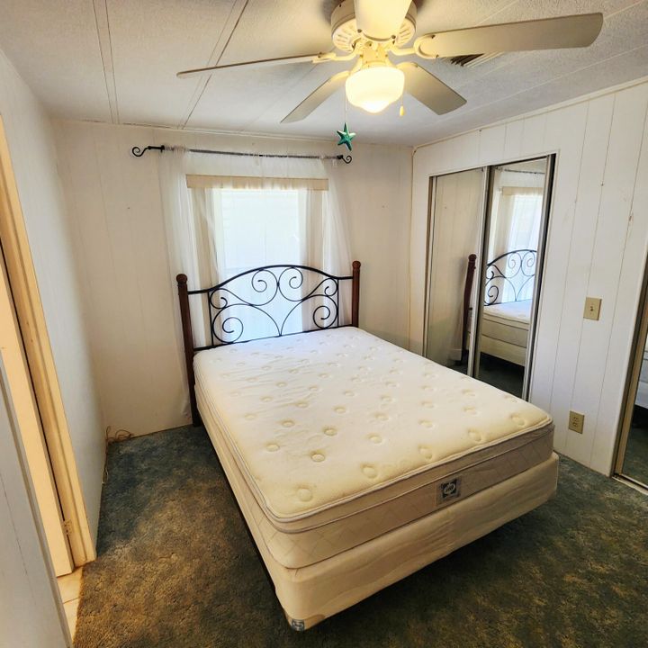 合同活跃: $40,000 (2 贝兹, 2 浴室, 2100 平方英尺)