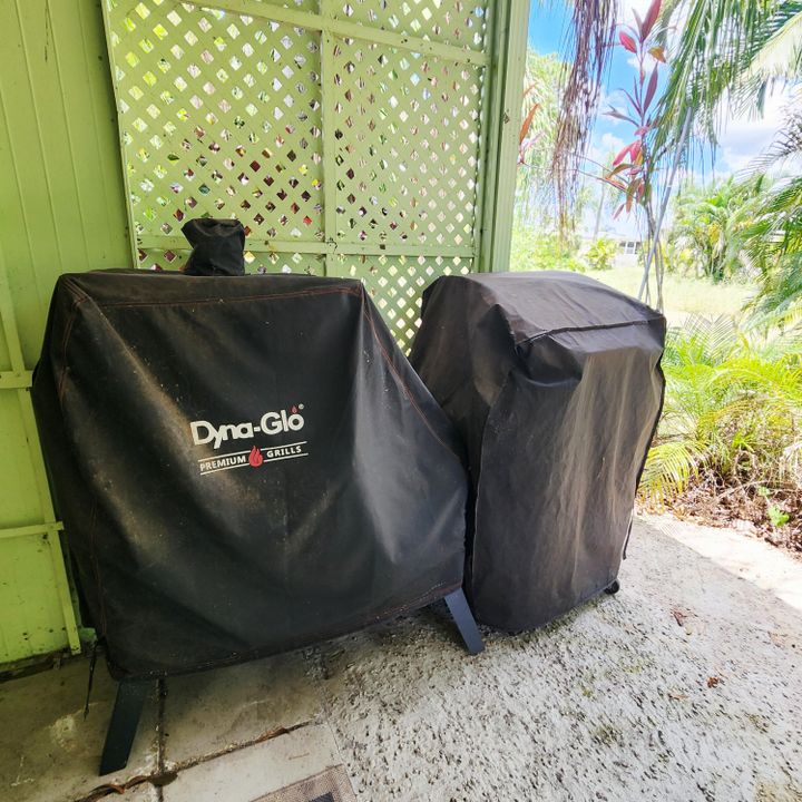 合同活跃: $40,000 (2 贝兹, 2 浴室, 2100 平方英尺)