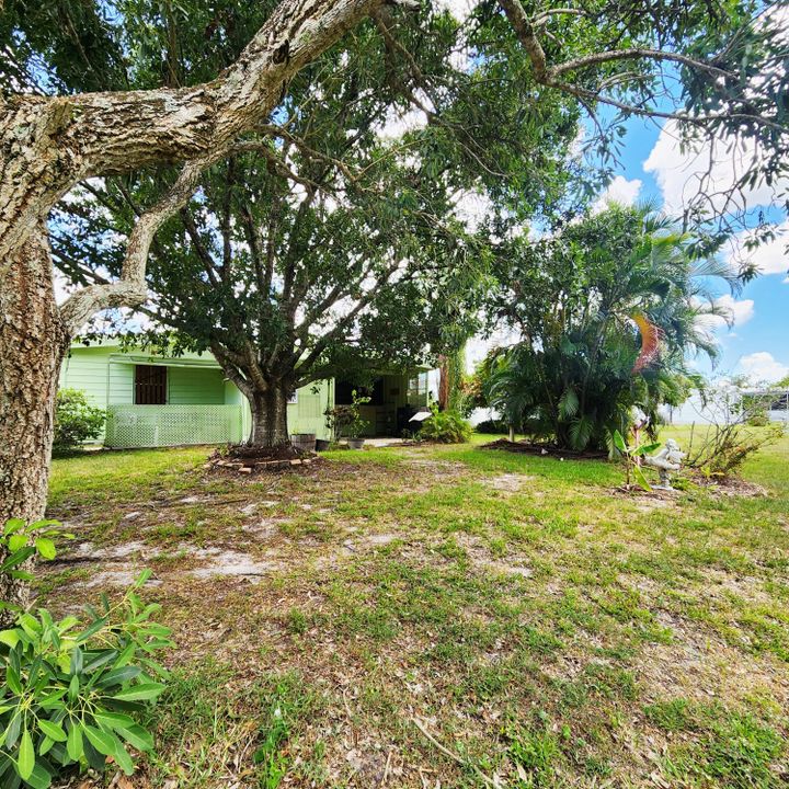 合同活跃: $40,000 (2 贝兹, 2 浴室, 2100 平方英尺)