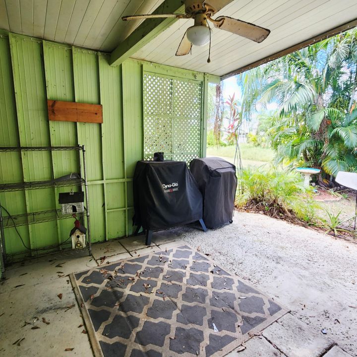 合同活跃: $40,000 (2 贝兹, 2 浴室, 2100 平方英尺)