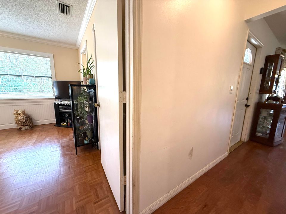 合同活跃: $500,000 (3 贝兹, 2 浴室, 1511 平方英尺)