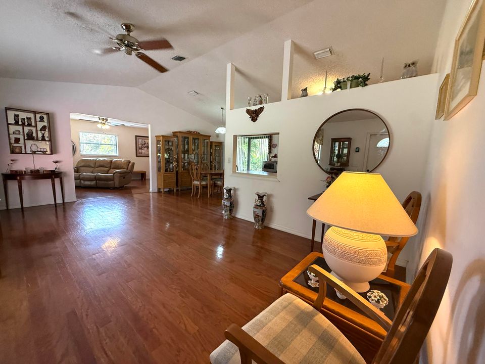 合同活跃: $500,000 (3 贝兹, 2 浴室, 1511 平方英尺)