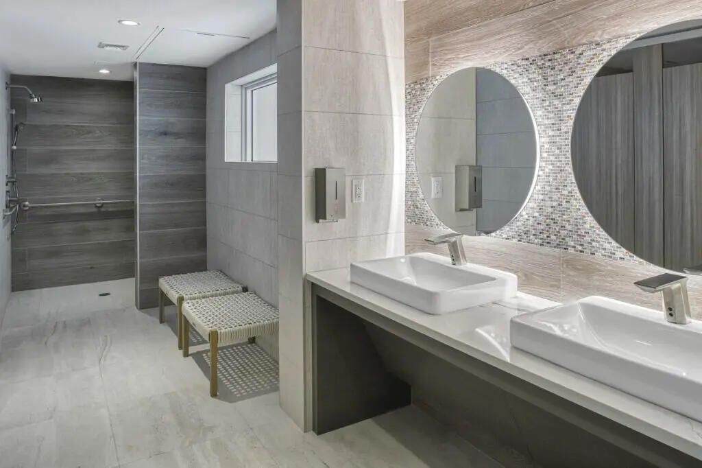 For Sale: $3,250,000 (6 beds, 7 baths, 4805 Square Feet)