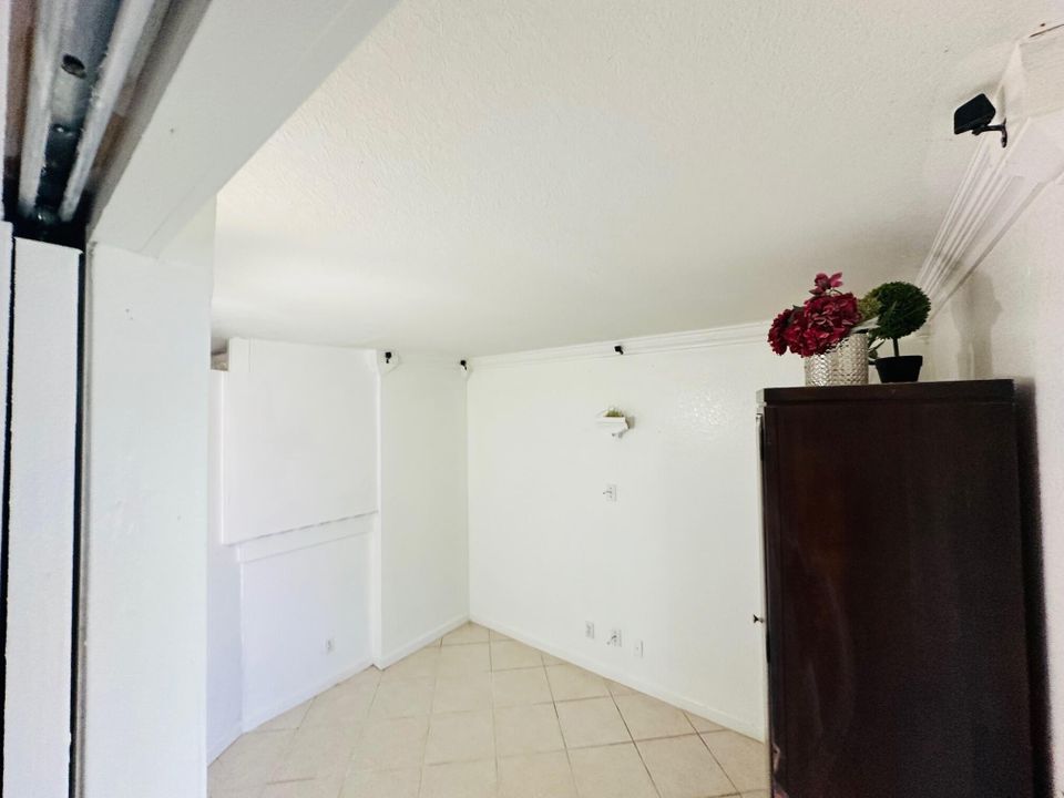 En Venta: $389,900 (4 camas, 2 baños, 1595 Pies cuadrados)