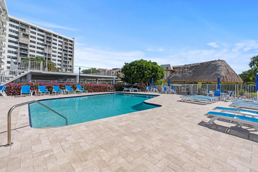 Active With Contract: $384,999 (2 beds, 2 baths, 1143 Square Feet)